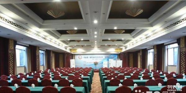 杭州致远影视 专业婚礼跟拍与会议展览服务，价格透明品质卓越